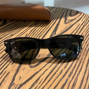 Ray-Ban Classic Wayfarer Sunglasses